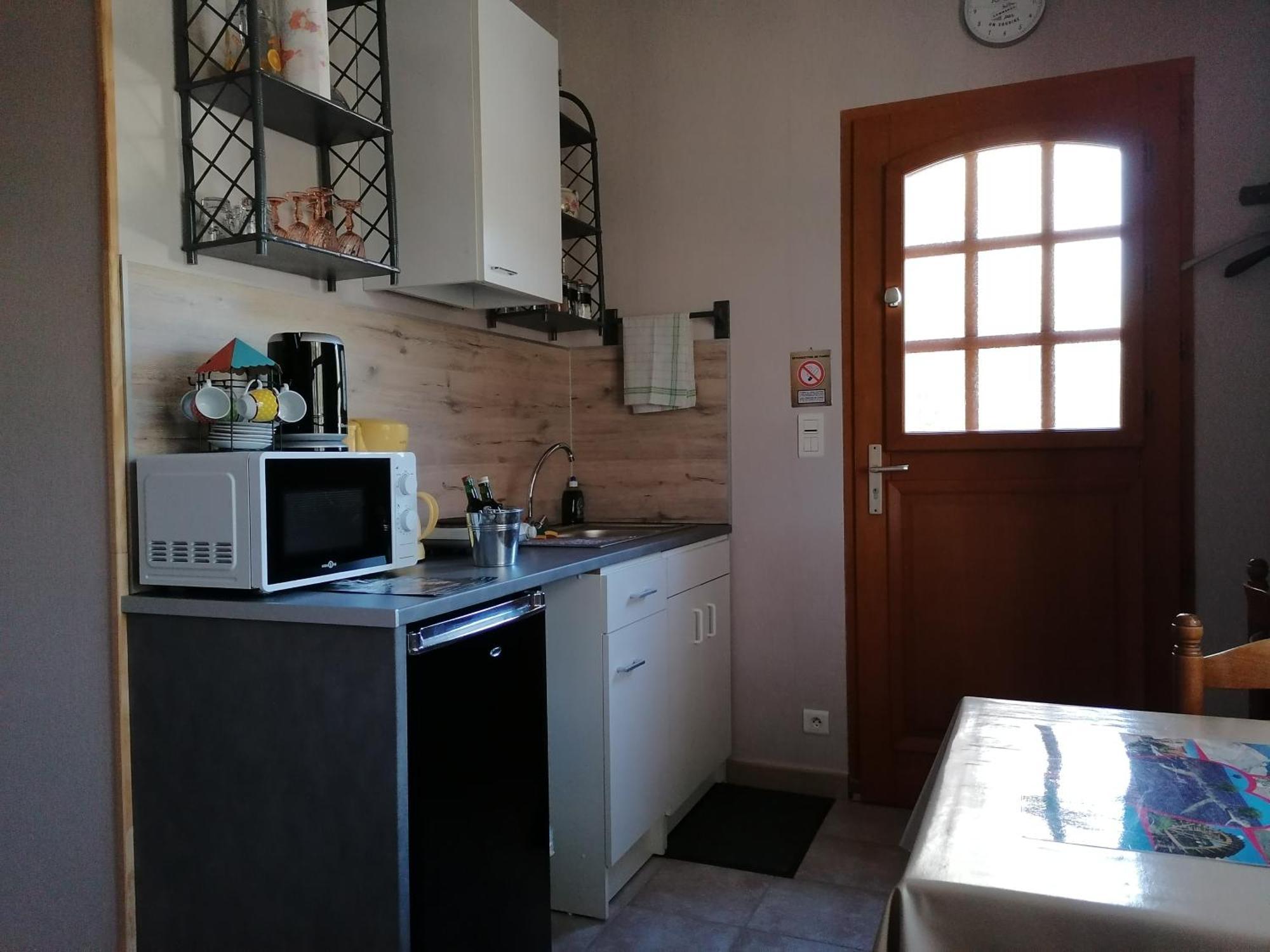 Studio Meuble Independant Chez L'Habitant Uchaux Екстериор снимка