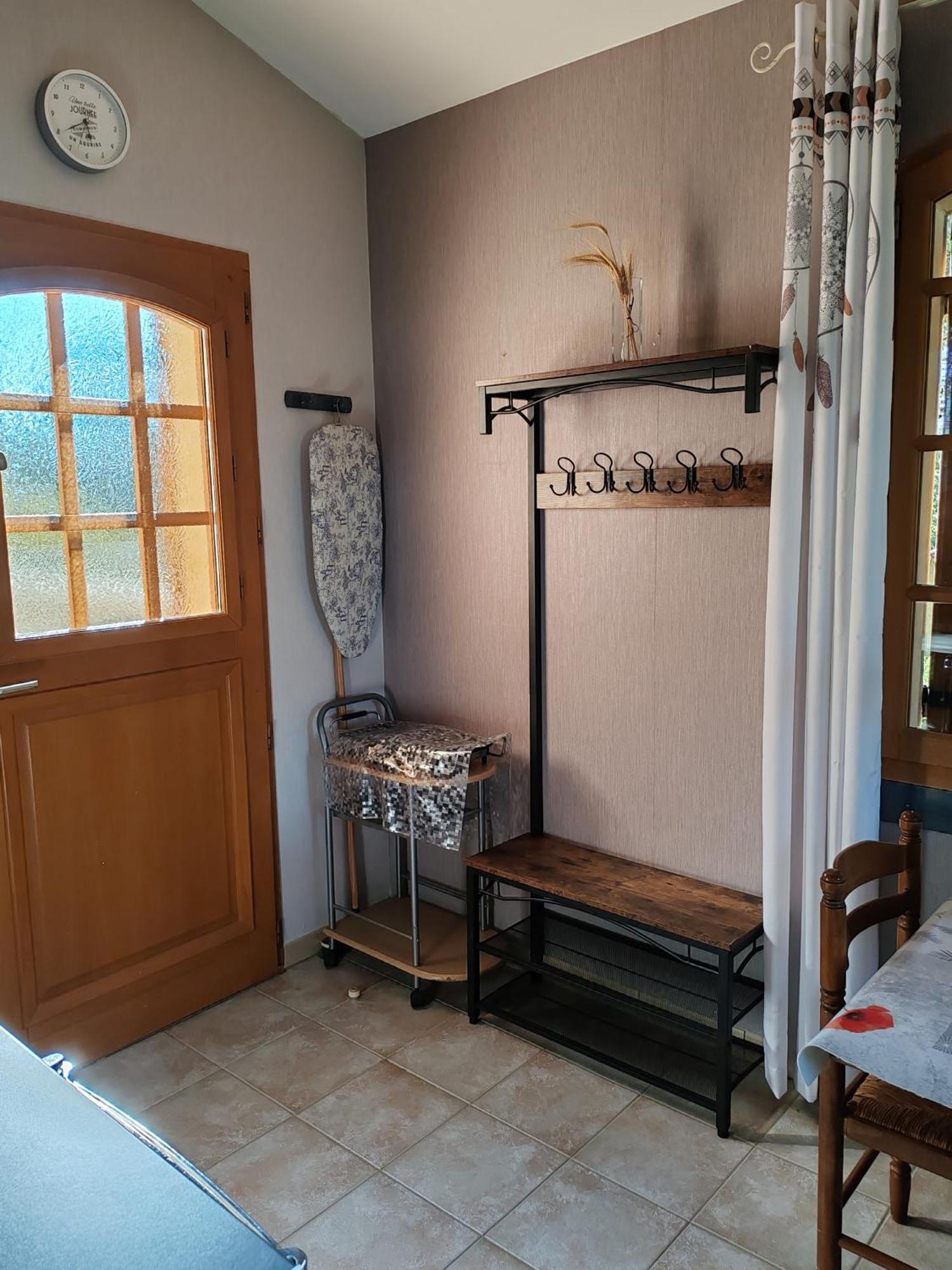 Studio Meuble Independant Chez L'Habitant Uchaux Екстериор снимка